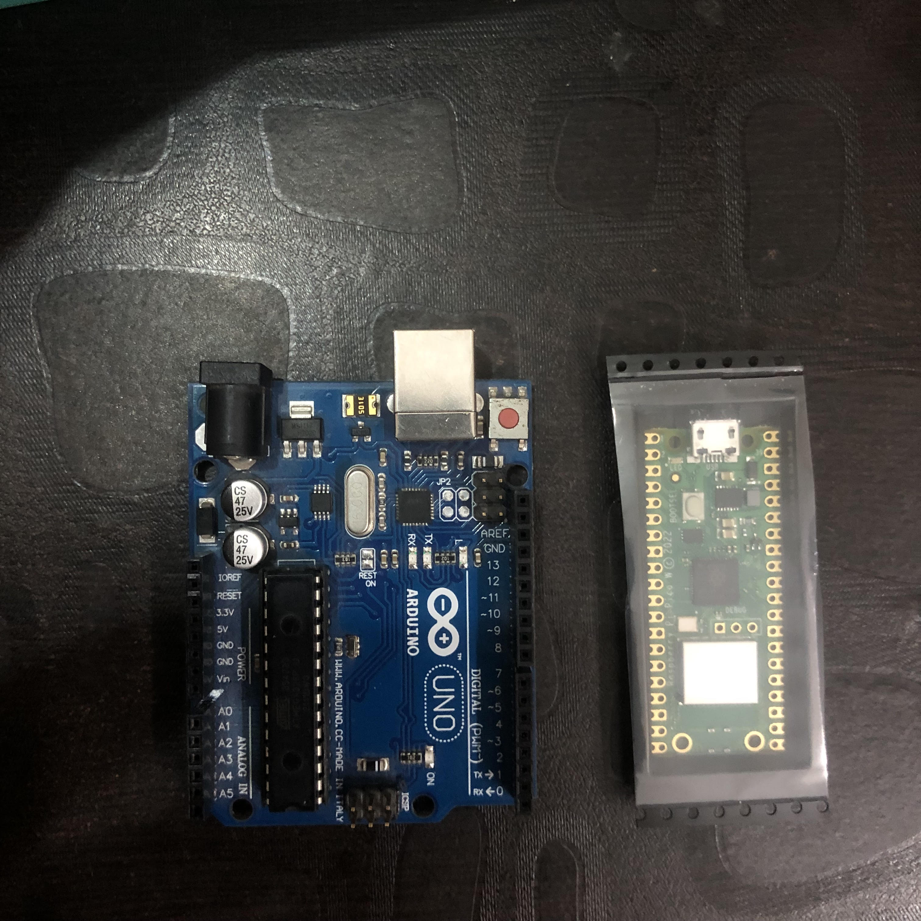 rpi pico alongside arduino for size comparison